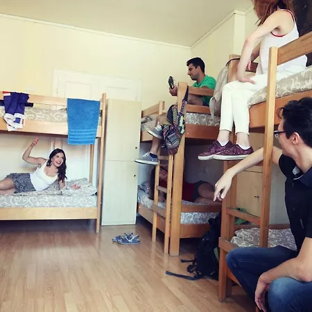 Chill House بيت شباب *