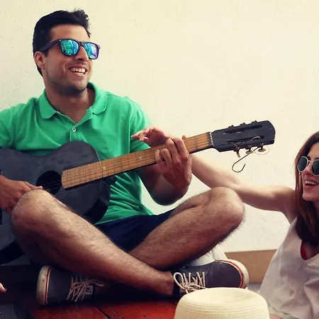 אכסניה Chill House *